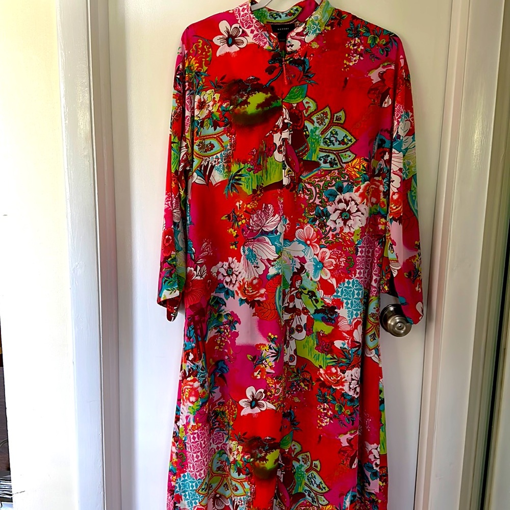 Natori, to me it looks more orange than red.